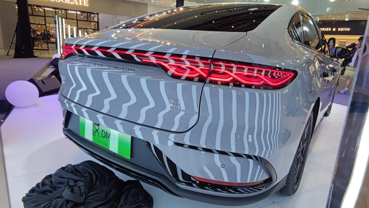 主打就是聽勸!2025款比亞迪漢全面升級(jí),僅售16.58萬元起